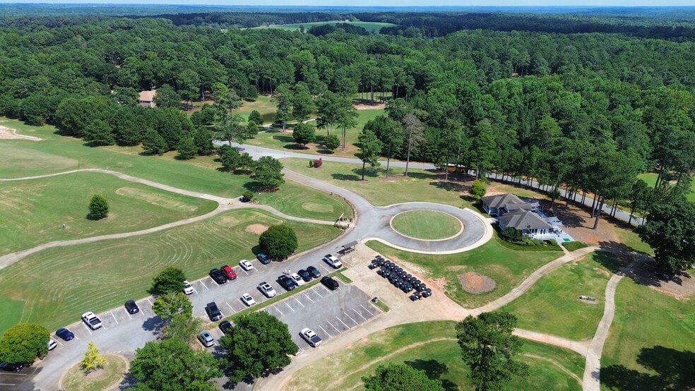 More Photos Of 1251 Club Dr, Bishop Office For Lease