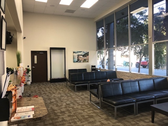 More Photos Of 414 4th St, Woodland Showroom For Lease