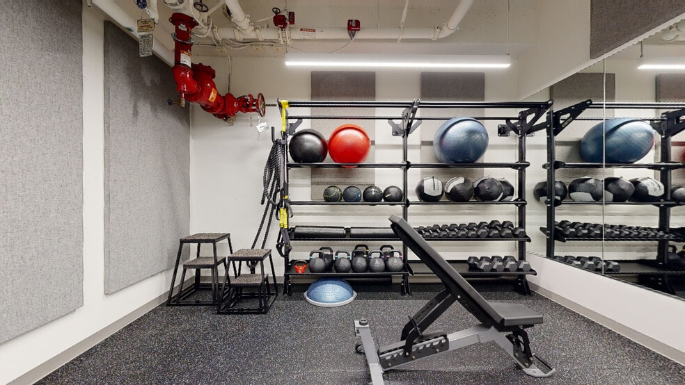 More Photos Of 4747 N 22nd St, Phoenix Office For Lease