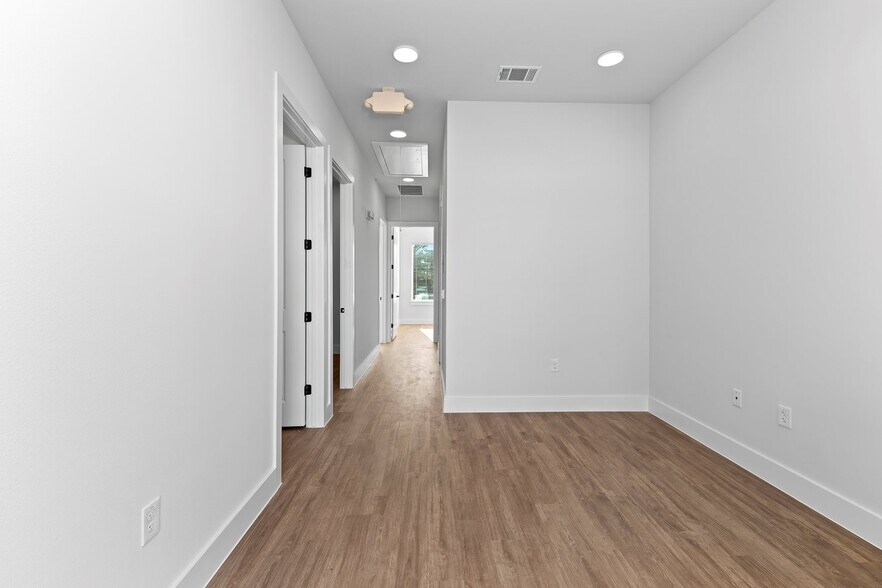 More Photos Of 3835 County Road 175, Round Rock Office For Sale