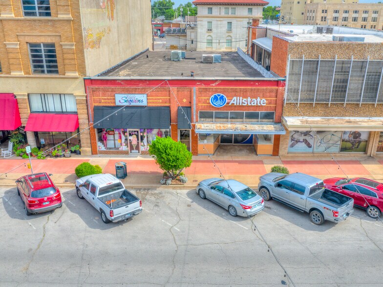 More Photos Of 406-408 W Chickasha Ave, Chickasha Storefront For Sale
