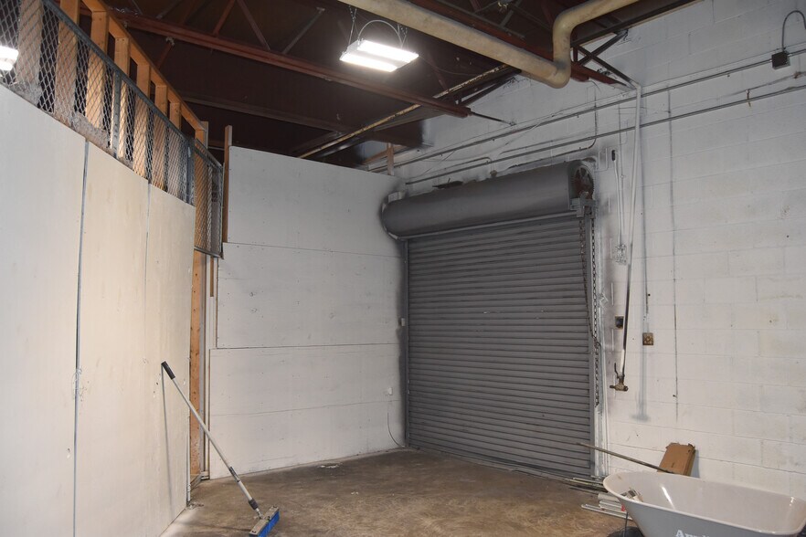 More Photos Of 2401 Carraway Blvd, Birmingham Warehouse For Lease