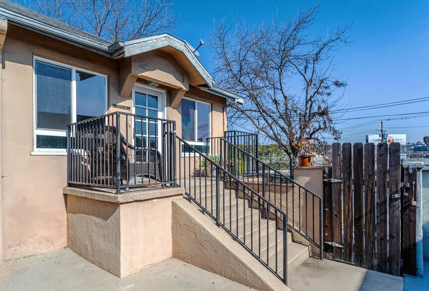 Primary Photo Of 2113 W Sunset Blvd, Los Angeles Storefront Retail Office For Lease