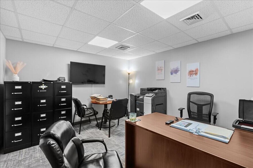 More Photos Of 57 Mountain Rd, Halifax Office For Sale