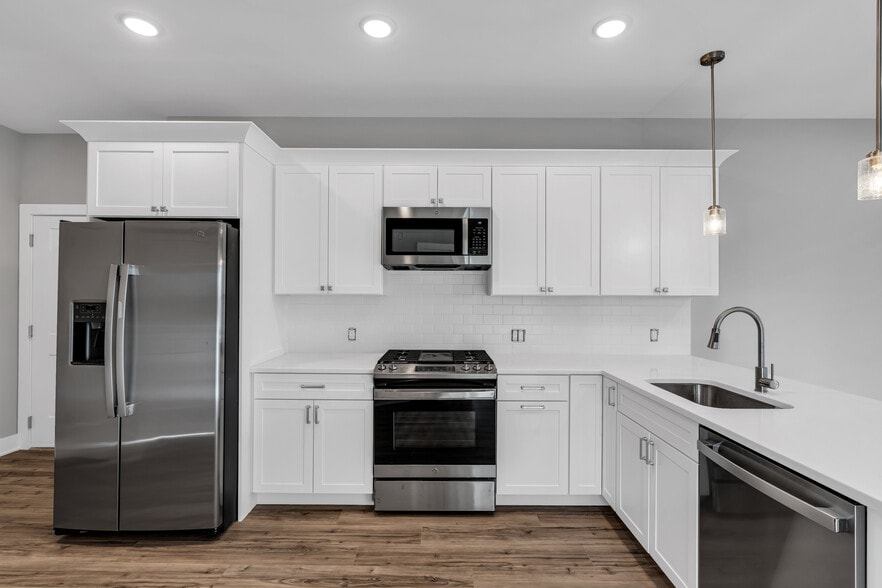 More Photos Of 33 Union Ave, Manasquan Apartments For Sale