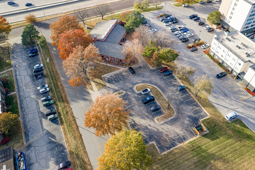 More Photos Of 8880 Ballentine St, Overland Park Office For Sale