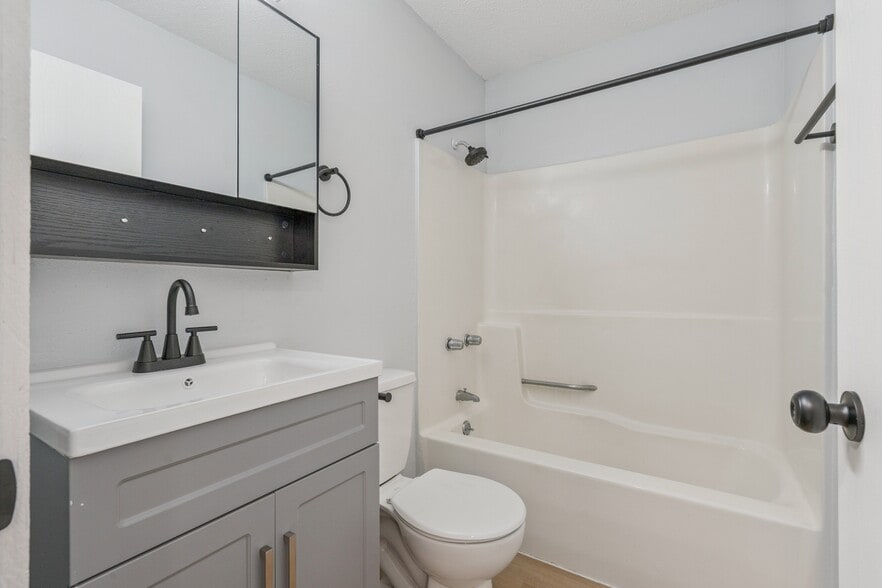 More Photos Of 2517 Sylvan Glen Ct, Iowa City Apartments For Sale