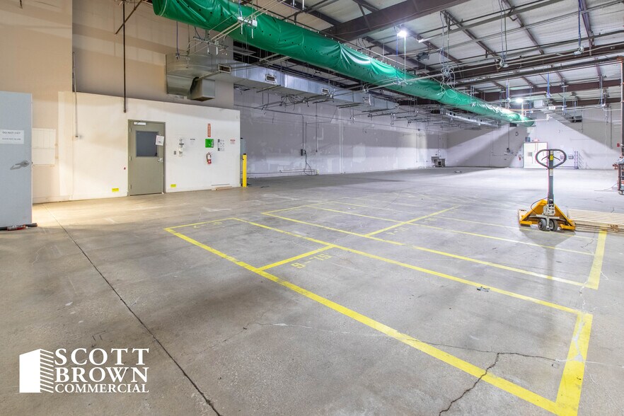 More Photos Of 1512 I-35 W, Denton Unknown For Lease