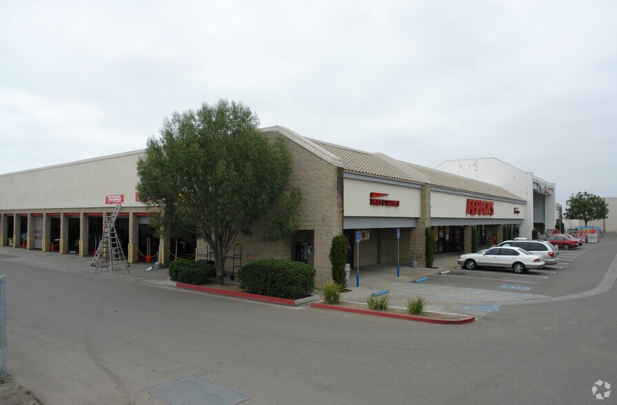 More Photos Of 1711-1723 S Broadway Dr, Santa Maria General Retail For Lease