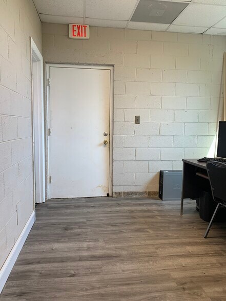 More Photos Of 109 W Atlantic St, South Hill Storefront Retail Office For Sale