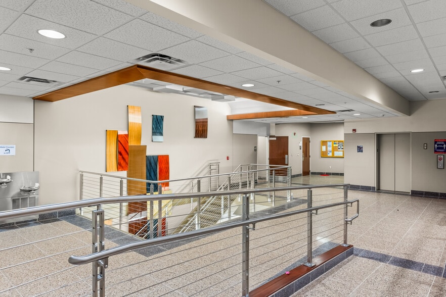 More Photos Of 2800 Grays Creek Dr, Arlington Office For Sale