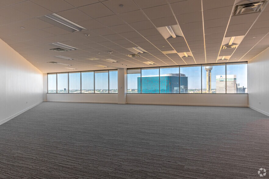 More Photos Of 1301 Young St, Dallas Office For Lease