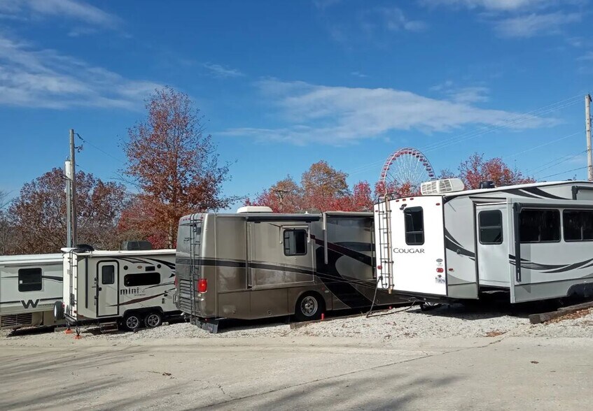 More Photos Of 3330 Harvey Ln, Branson Trailer Camper Park For Sale