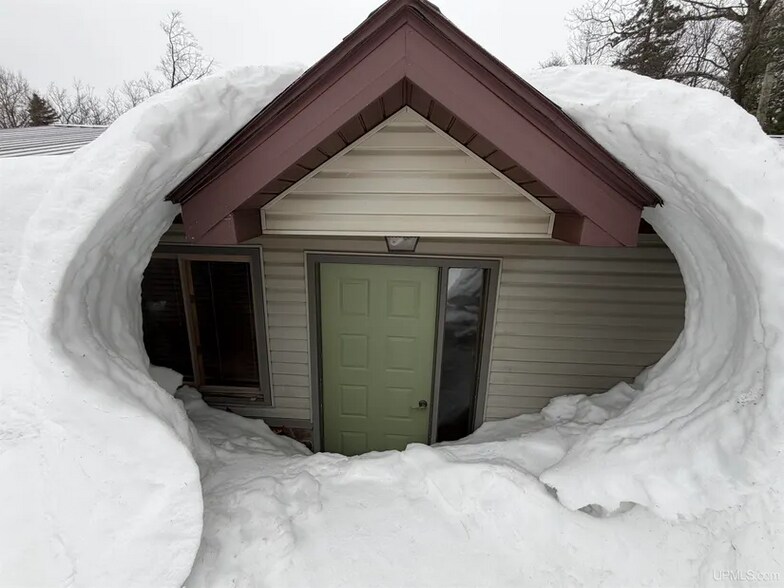 More Photos Of 7 Brebner Rd E, Negaunee Flex For Sale