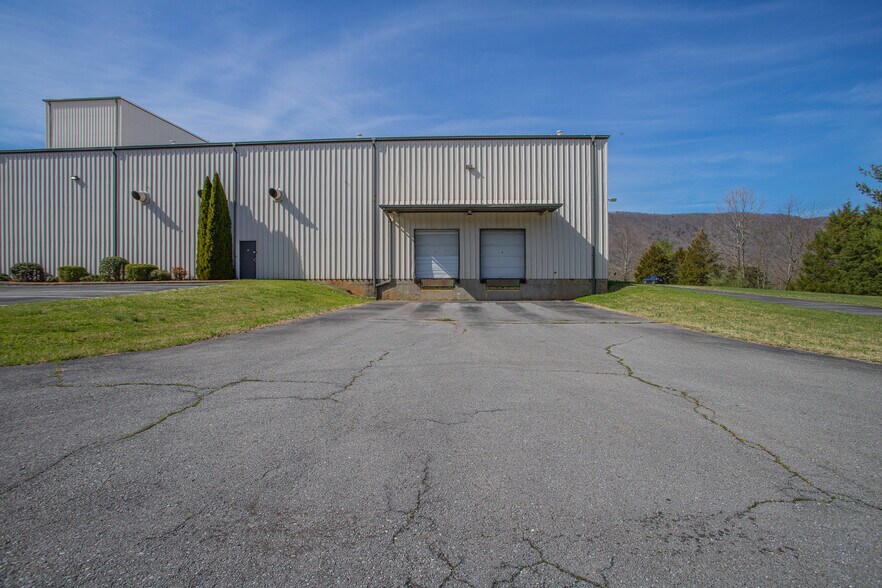 More Photos Of 80 American Wy, Natural Bridge Station Industrial For Lease