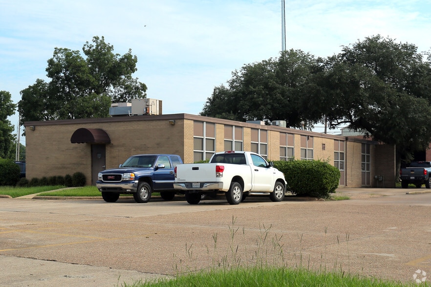 More Photos Of 1543 Grimmett Dr, Shreveport Office For Lease