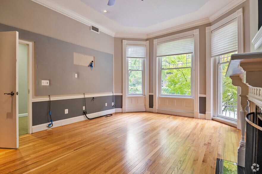 More Photos Of 1906 Sunderland Pl NW, Washington Office Residential For Sale