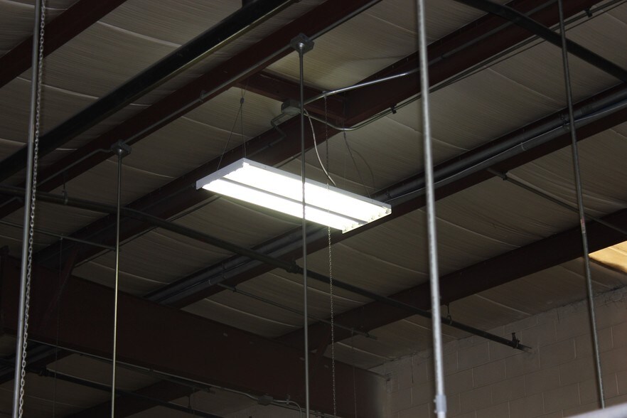 More Photos Of 1180 Atlantic Dr, West Chicago Warehouse For Lease