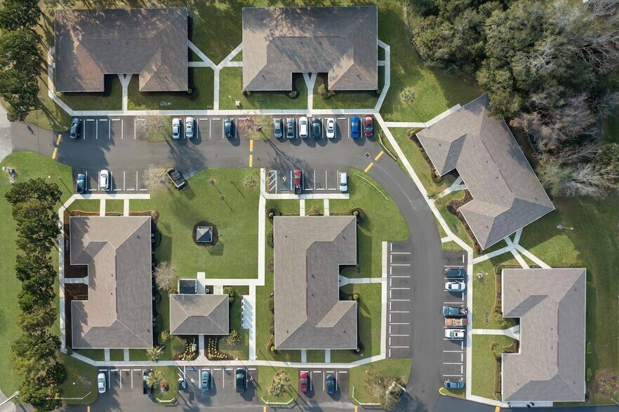 More Photos Of 39 Herald Dr, Leesburg Apartments For Sale