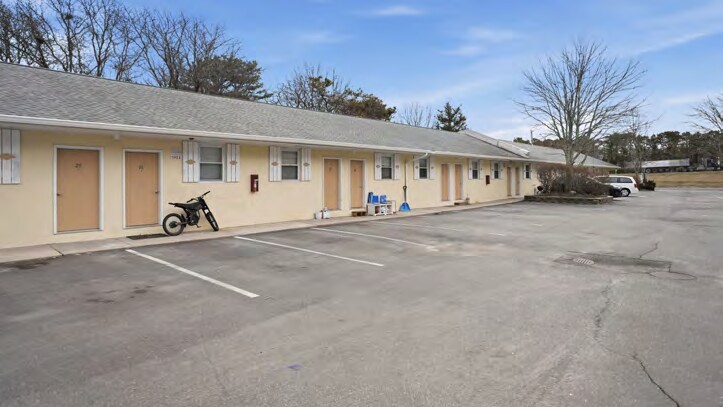 More Photos Of 2201 North Rd, Hampton Bays Apartments For Sale