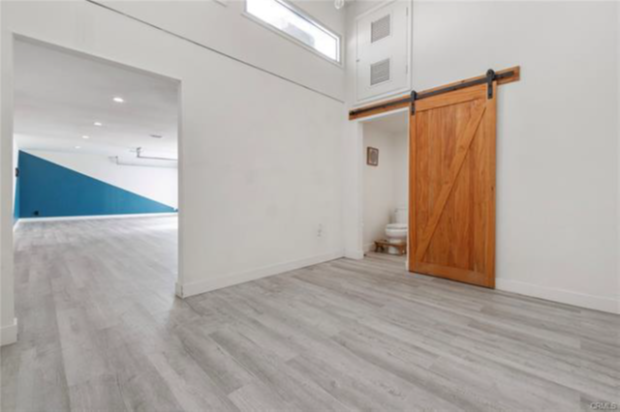 More Photos Of 555 E 3rd St, Long Beach Loft Creative Space For Sale