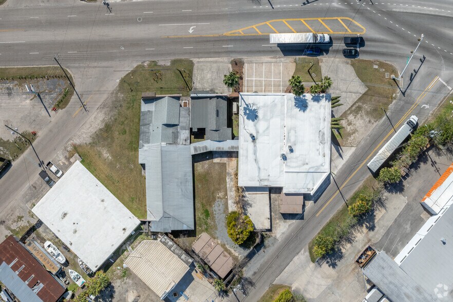 More Photos Of 217-231 Edgewood Ave S, Jacksonville Industrial For Sale