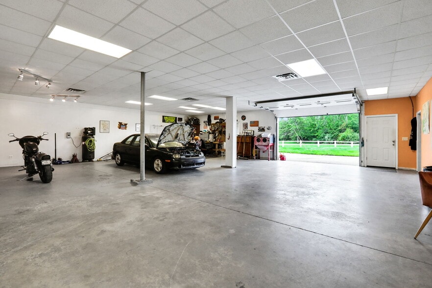 More Photos Of 269 Stone Schoolhouse Rd, Bloomingburg Warehouse For Sale