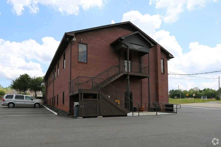 More Photos Of 202 Canton Rd, Cumming Office For Lease