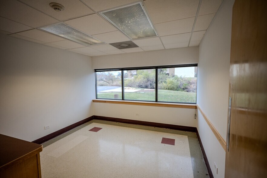 More Photos Of 605 Parfet St, Lakewood Medical For Sale