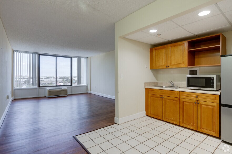 More Photos Of 9309 S Orange Blossom Trl, Orlando Hotel For Sale