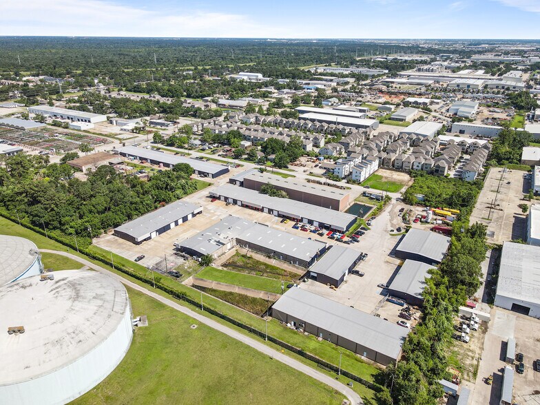 More Photos Of 1500 Brittmoore Rd, Houston Warehouse For Lease