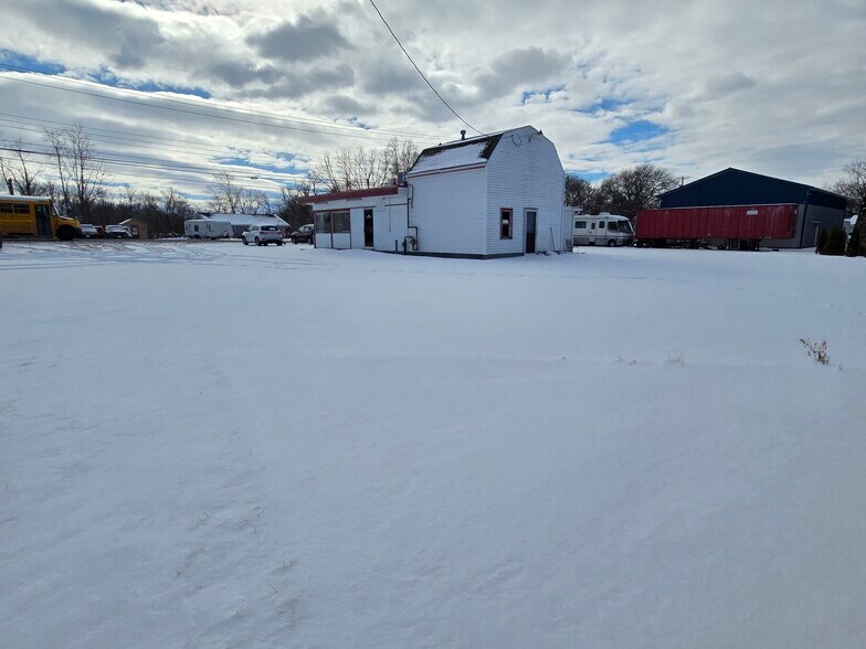 More Photos Of 365 E Main St, Waterloo Town Restaurant For Sale