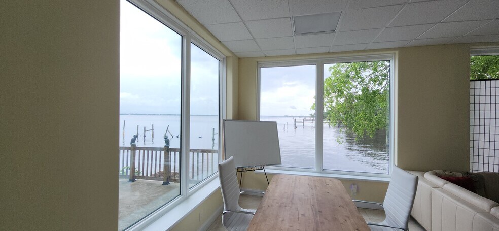 More Photos Of 3120-3131 E Riverside Dr, Fort Myers Research And Development For Sale