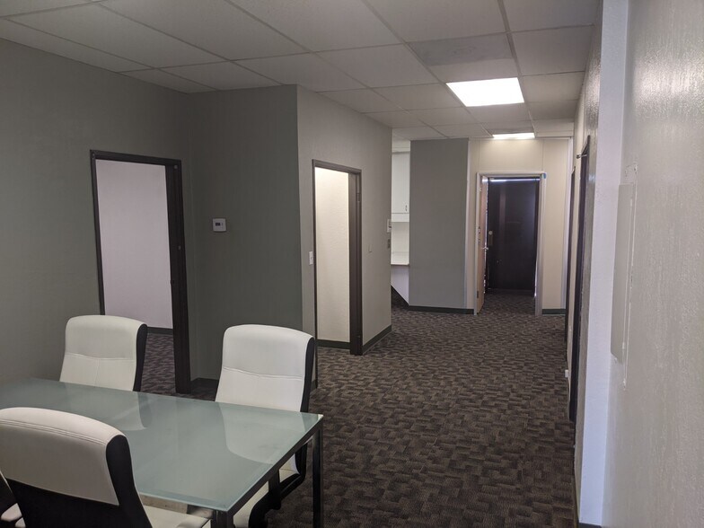More Photos Of 8242 W 3rd St, Los Angeles Office For Lease