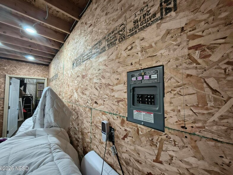 More Photos Of 123 W 5th Ave, Webster Warehouse For Sale