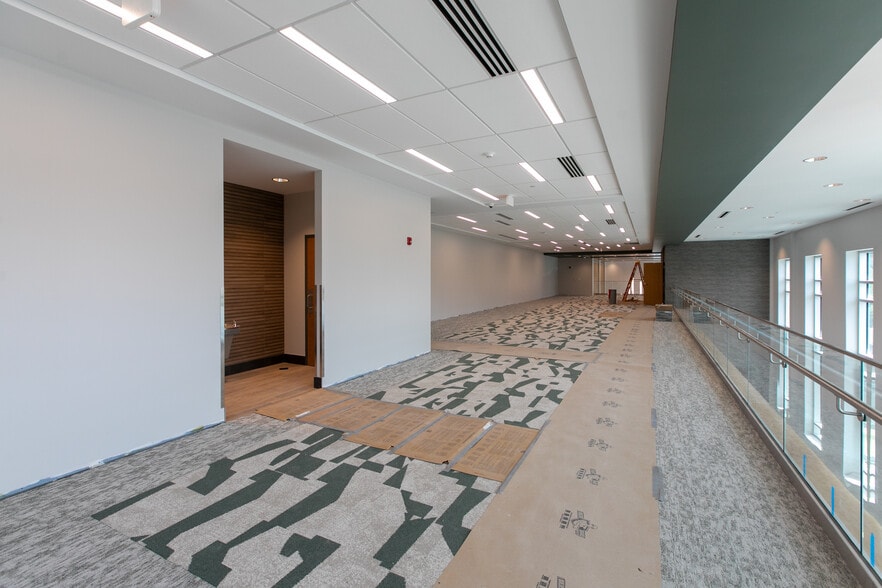 More Photos Of 1425 E Glendale Blvd., Valparaiso Healthcare For Lease