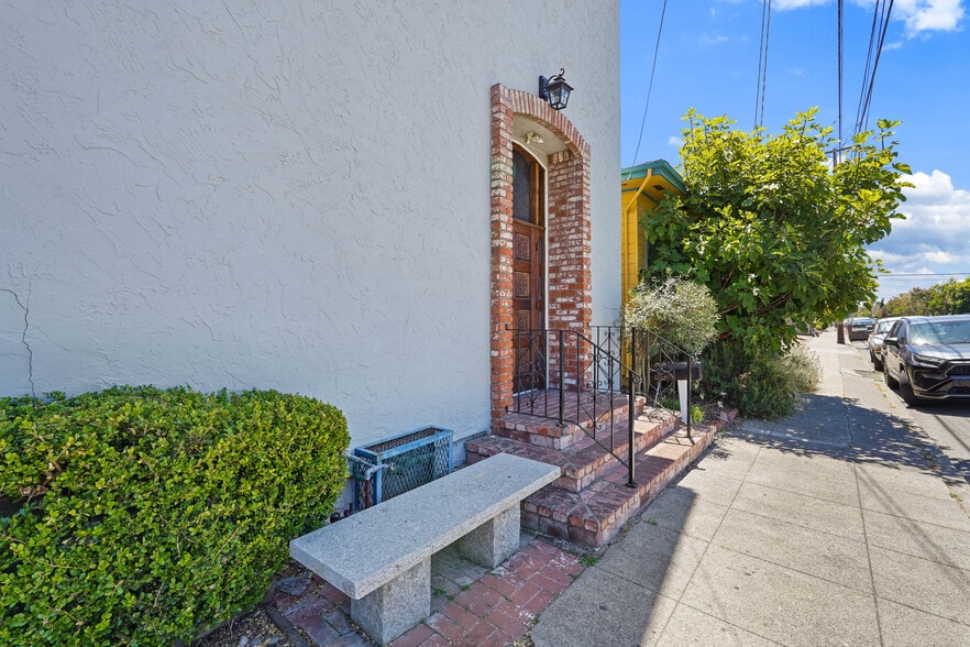 More Photos Of 2703 California St, Berkeley Religious Facility For Sale
