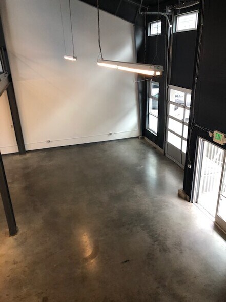 More Photos Of 1762 Airport Way S, Seattle Showroom For Sale