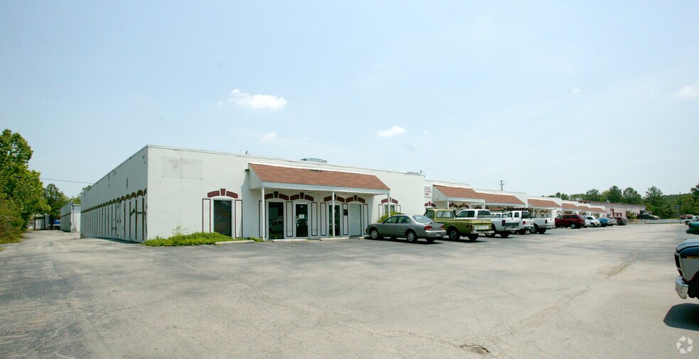 More Photos Of 237 Oxmoor Cir, Birmingham Unknown For Lease