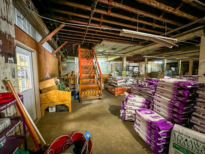 More Photos Of 230 D St NE, Miami Warehouse For Sale