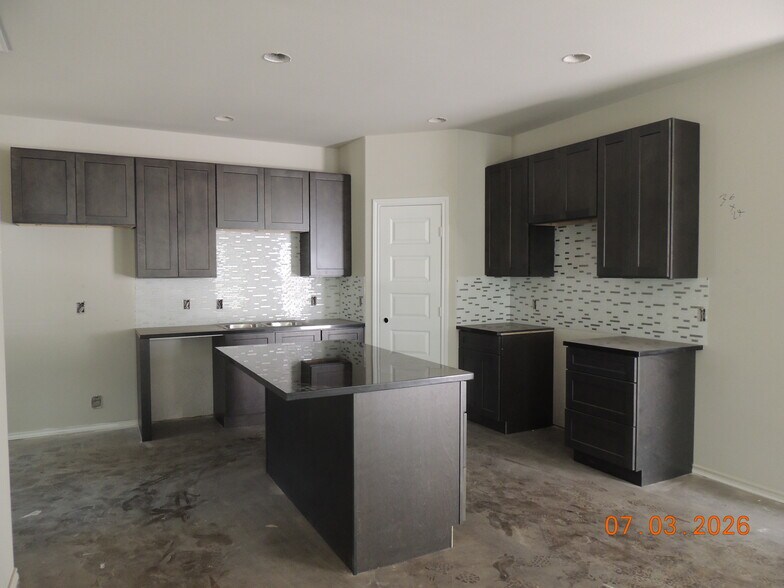 More Photos Of 103 Summer Pl, Huntsville Apartments For Sale