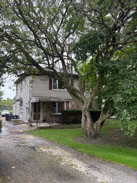 More Photos Of 869 Legan Ct, Coventry Township Apartments For Sale