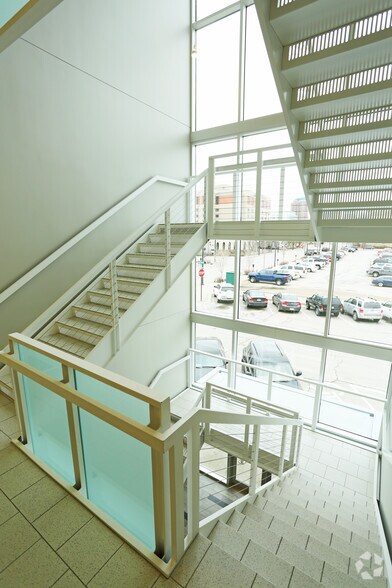 More Photos Of 300 E Locust St, Des Moines Office For Lease