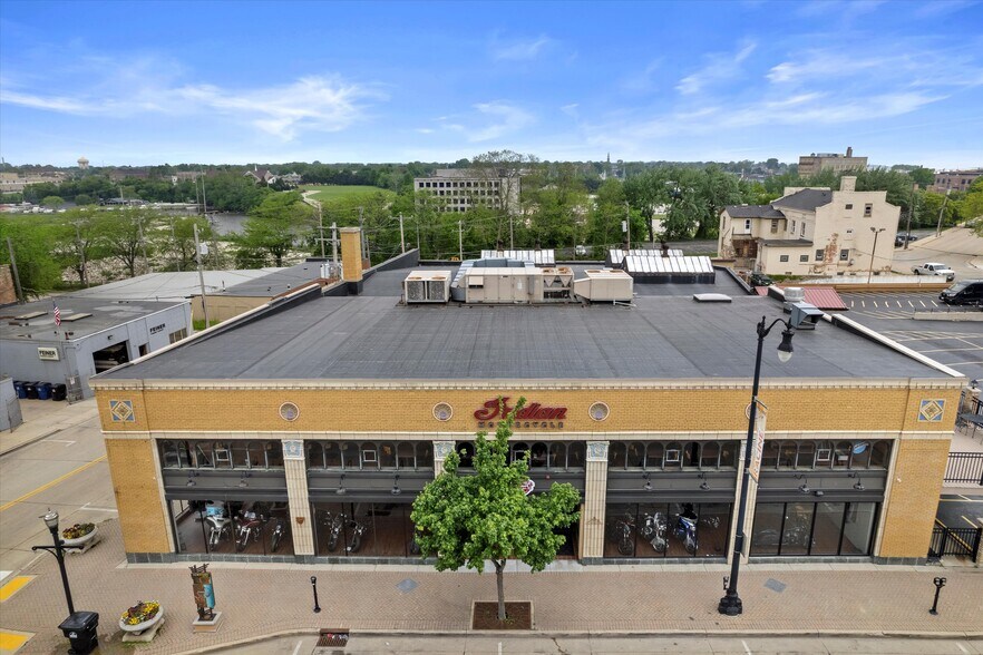 More Photos Of 522 6th St, Racine General Retail For Sale