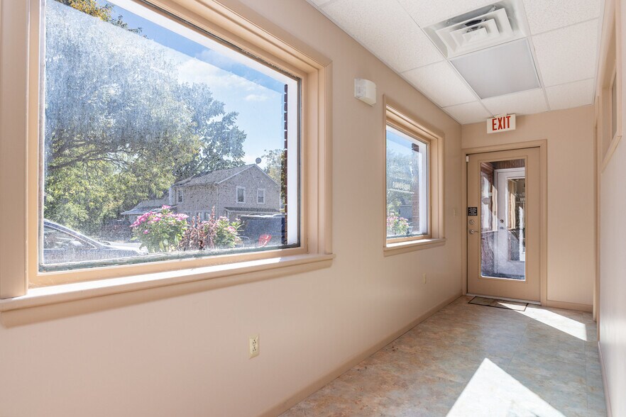 More Photos Of 32 Main St, Scottsville Storefront For Sale