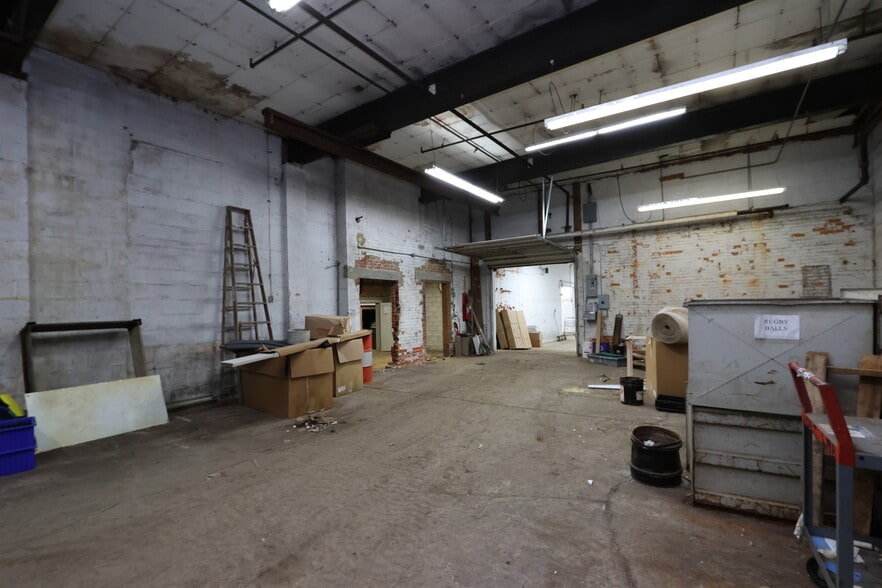 More Photos Of 202 W Livingston Ave, Crestline Warehouse For Sale