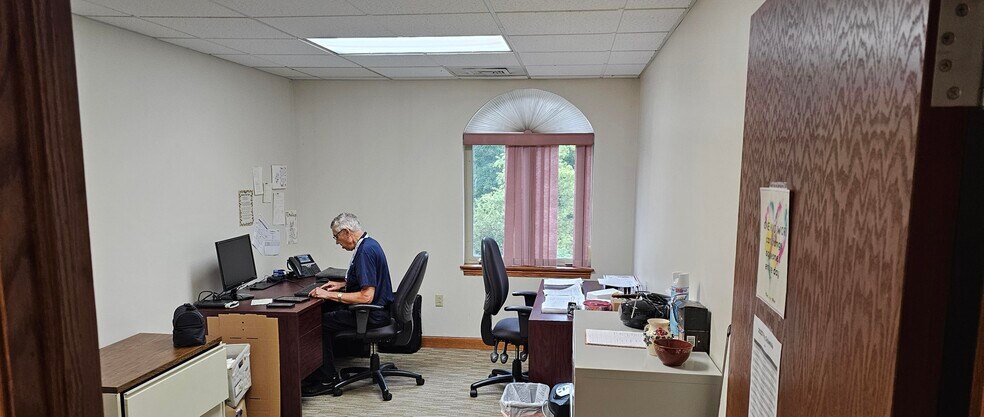 More Photos Of 2200 Garden Dr, Seven Fields Office For Lease