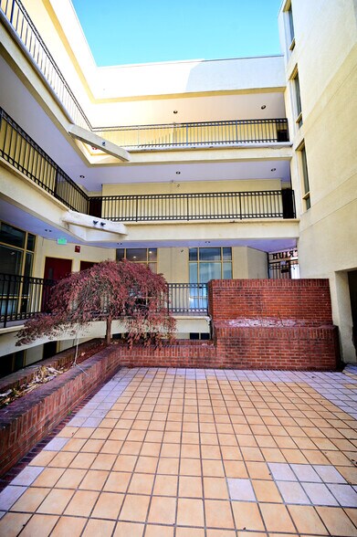 More Photos Of 723 S Charles St, Baltimore Office Residential For Sale