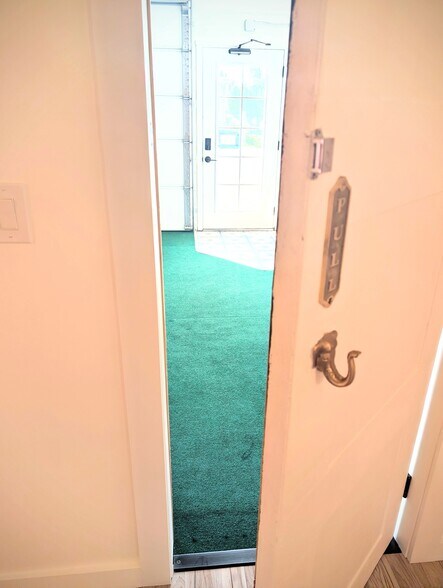 More Photos Of 520 N State St, Hagerman Specialty For Sale