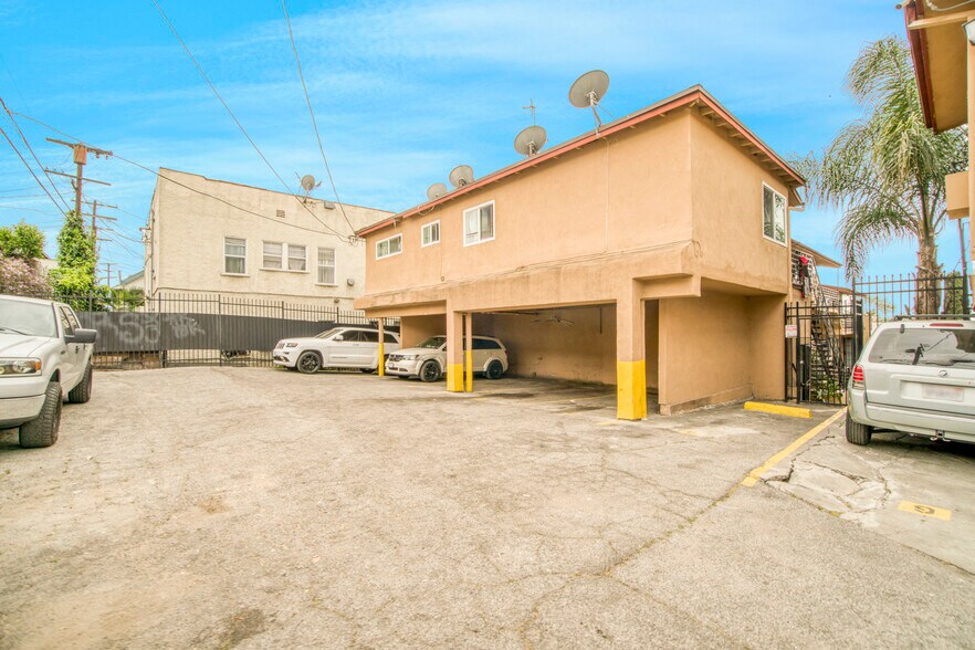 More Photos Of 4023-4027 W 28th St, Los Angeles Apartments For Sale